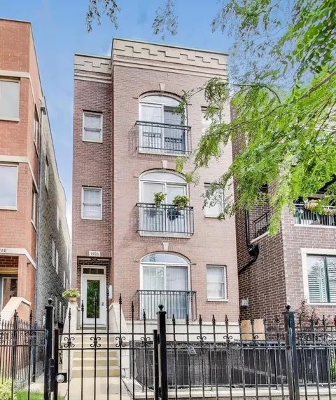 1926 W Belmont Ave #2, Chicago, IL 60657