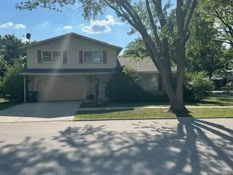 47 W King Henry Ct, Palatine, IL 60067