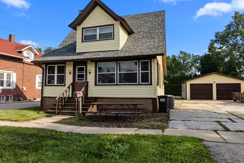603 W Burbank St, Harvard, IL 60033