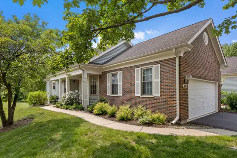 235 Parktrail Ct, Schaumburg, IL 60173
