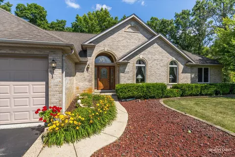 11210 Pebble Dr, Huntley, IL 60142