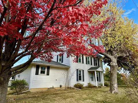 1184 Il Route 10, Monticello, IL 61856