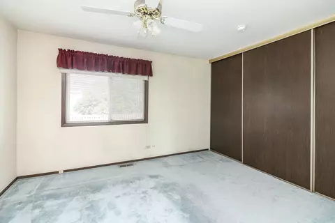 Bedroom - 825 Prairie Ave, Bartlett, IL 60103 photo 1 of 3