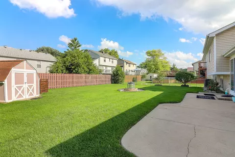 Exterior - 825 Prairie Ave, Bartlett, IL 60103 photo 2 of 3