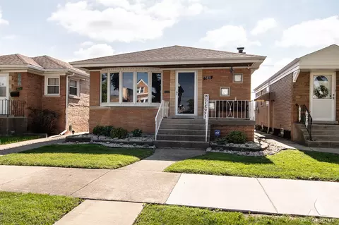 5831 S Meade Ave, Chicago, IL 60638