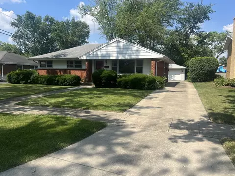 3 N N446 N Howard Ave, Elmhurst, IL 60126