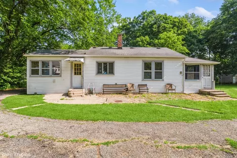 26585 W Stonegate Dr, Antioch, IL 60002