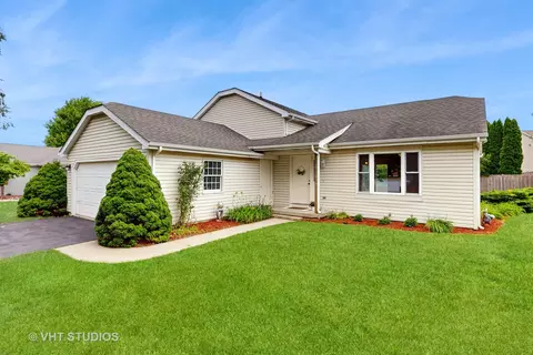 1828 Wicker St, Woodstock, IL 60098