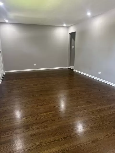 Living - 933 E 142nd St, Dolton, IL 60419 photo 1 of 3