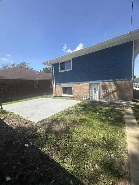 Exterior - 933 E 142nd St, Dolton, IL 60419 photo 2 of 2