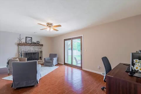 107 S Regency Dr, Bloomington, IL 61701 photo 15