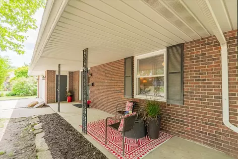 107 S Regency Dr, Bloomington, IL 61701 photo 5