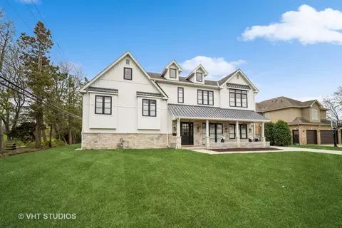 Exterior - 3701 Knollwood Ln, Glenview, IL 60025 photo 5 of 9