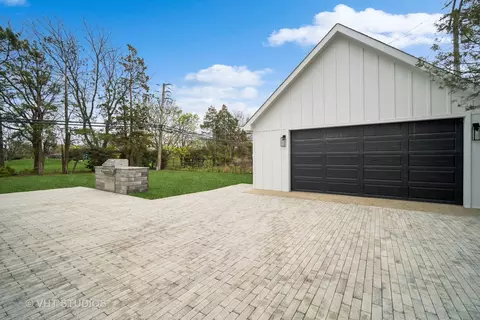 Exterior - 3701 Knollwood Ln, Glenview, IL 60025 photo 9 of 9
