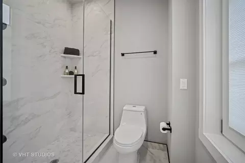 Bath - 3701 Knollwood Ln, Glenview, IL 60025 photo 3 of 6
