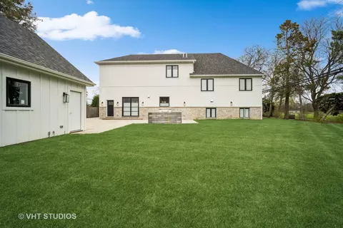 Exterior - 3701 Knollwood Ln, Glenview, IL 60025 photo 7 of 9