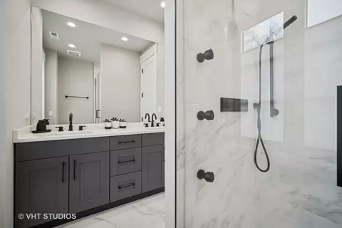 Bath - 3701 Knollwood Ln, Glenview, IL 60025 photo 4 of 6
