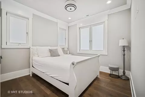 Bedroom - 3701 Knollwood Ln, Glenview, IL 60025 photo 1 of 5