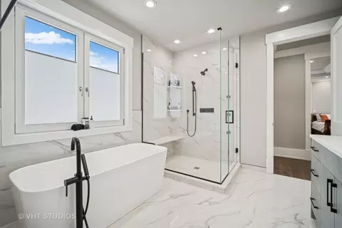 Bath - 3701 Knollwood Ln, Glenview, IL 60025 photo 6 of 6