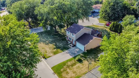180 Dolores St, Oswego, IL 60543