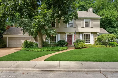 2101 Greenwood Ave, Wilmette, IL 60091