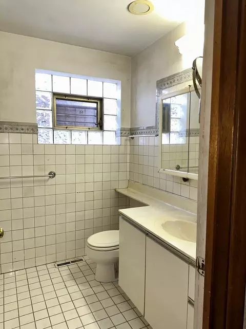 9108 S Euclid Ave, Chicago, IL 60617 photo 9