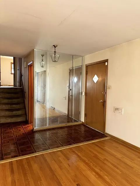 9108 S Euclid Ave, Chicago, IL 60617 photo 2