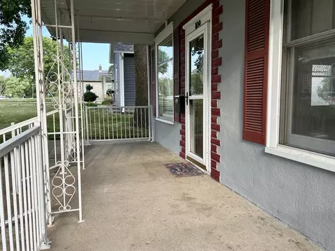 Exterior - 109 E Minnesota St, Spring Valley, IL 61362 photo 2 of 4