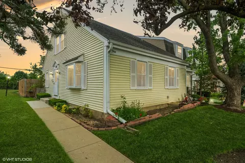 7400 Nantucket Cv, Hanover Park, IL 60133