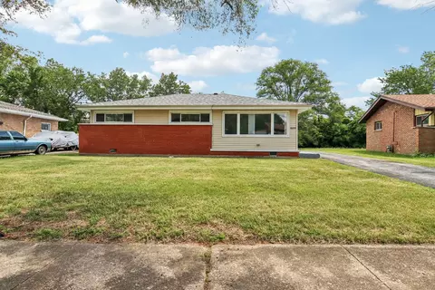 16019 Circle Dr, Markham, IL 60428 photo 1