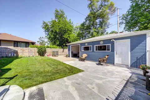 25 E 150th St, Harvey, IL 60426 photo 10