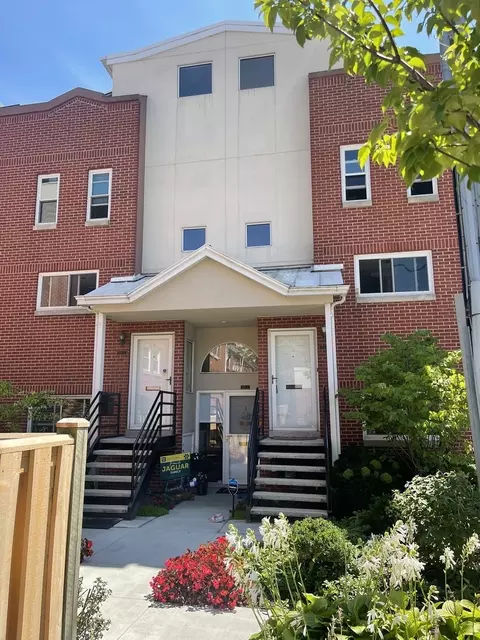 1027 W Vernon Park Pl #B, Chicago, IL 60607