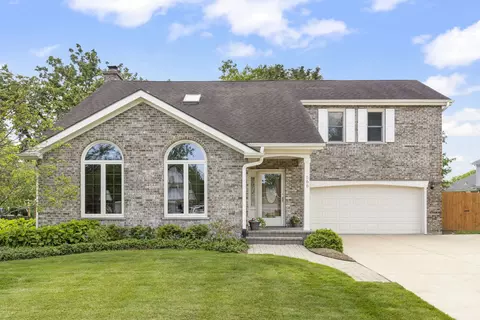 2 S566 Thaddeus Cir, Glen Ellyn, IL 60137