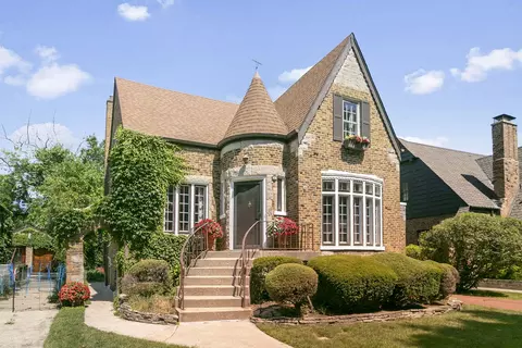 400 Selborne Rd, Riverside, IL 60546