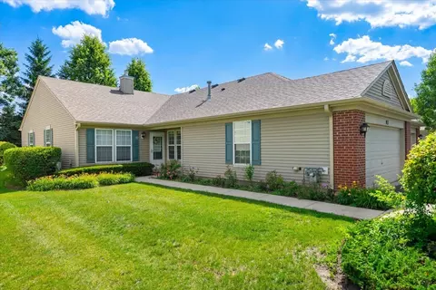 93 W Essington Dr #93, Round Lake, IL 60073