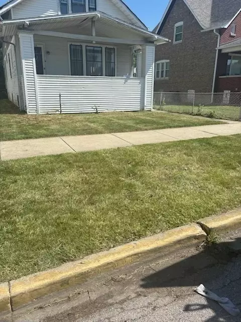 5624 W Eastwood Ave, Chicago, IL 60630