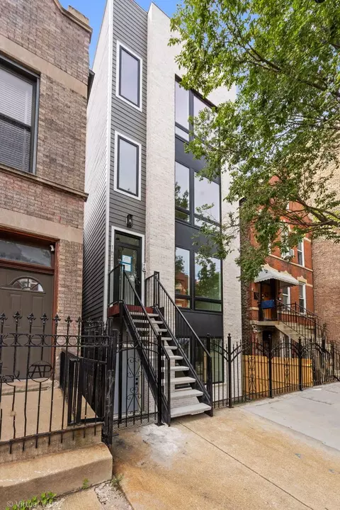 1521 W 17th St #2, Chicago, IL 60608