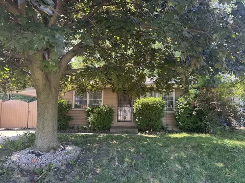 308 Old Indian Trl, Aurora, IL 60506