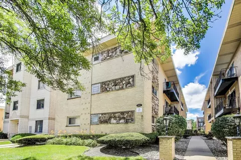 6852 N Northwest Hwy #3B, Chicago, IL 60631