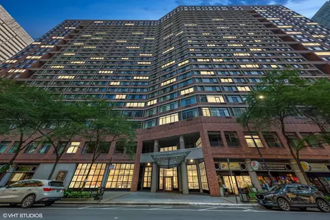 211 E Ohio St #1825, Chicago, IL 60611