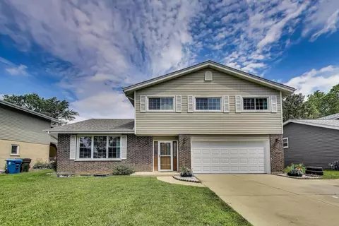 1912 E Camp Mcdonald Rd, Mount Prospect, IL 60056
