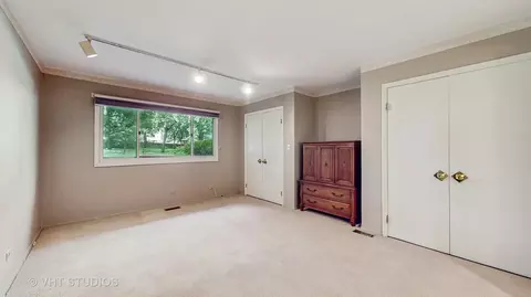 Bedroom - 4 Eton On Oxford, Rolling Meadows, IL 60008 photo 5 of 11