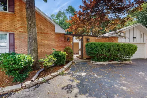 Exterior - 4 Eton On Oxford, Rolling Meadows, IL 60008 photo 1 of 5