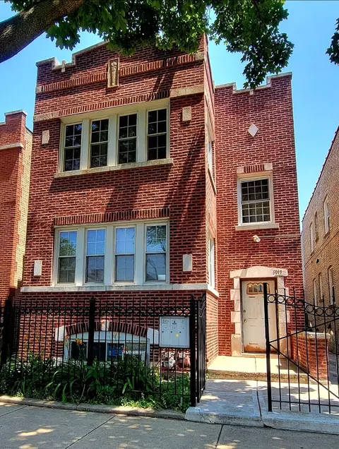 6013 S Troy St, Chicago, IL 60629