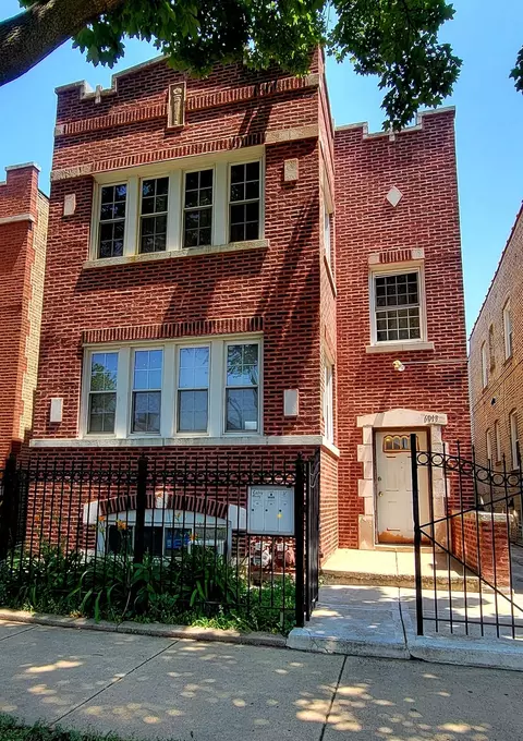 6013 S Troy St, Chicago, IL 60629 photo 3