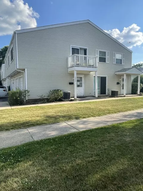 192 Mary Ct #D, Bartlett, IL 60103