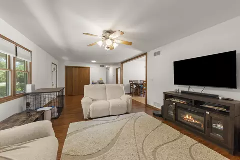 146 E 3rd St, Braidwood, IL 60408 photo 5