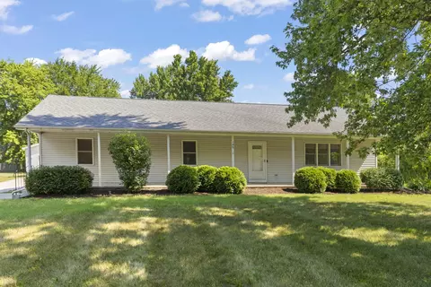 146 E 3rd St, Braidwood, IL 60408