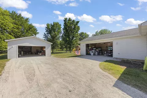 146 E 3rd St, Braidwood, IL 60408 photo 25