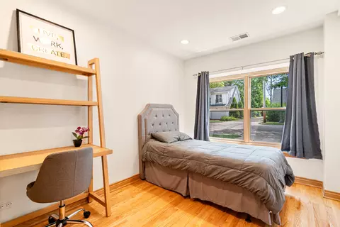 Bedroom - 2222 Grey Ave, Evanston, IL 60201 photo 2 of 2